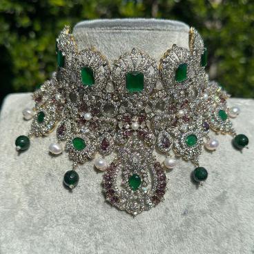 MAJESTIC EMERALD AND DIAMOND ROYAL CHOKER