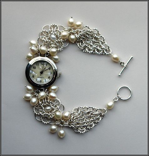 ELEGANT PEARL AND SILVER CHAIN BRACELET WATCH